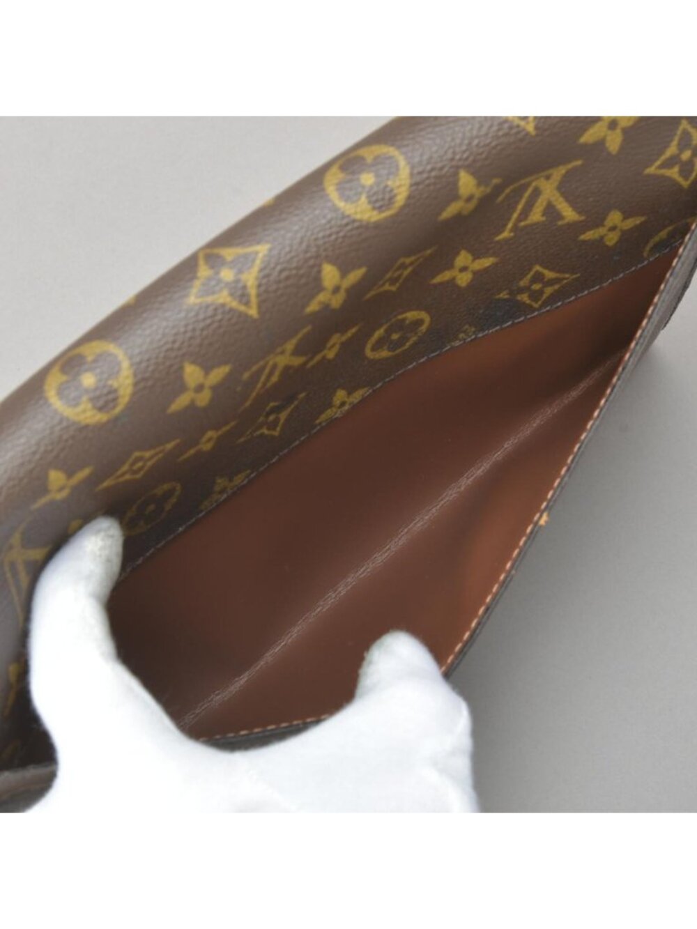 Louis Vuitton Gold Clutch Monogram - Picture 7 of 10